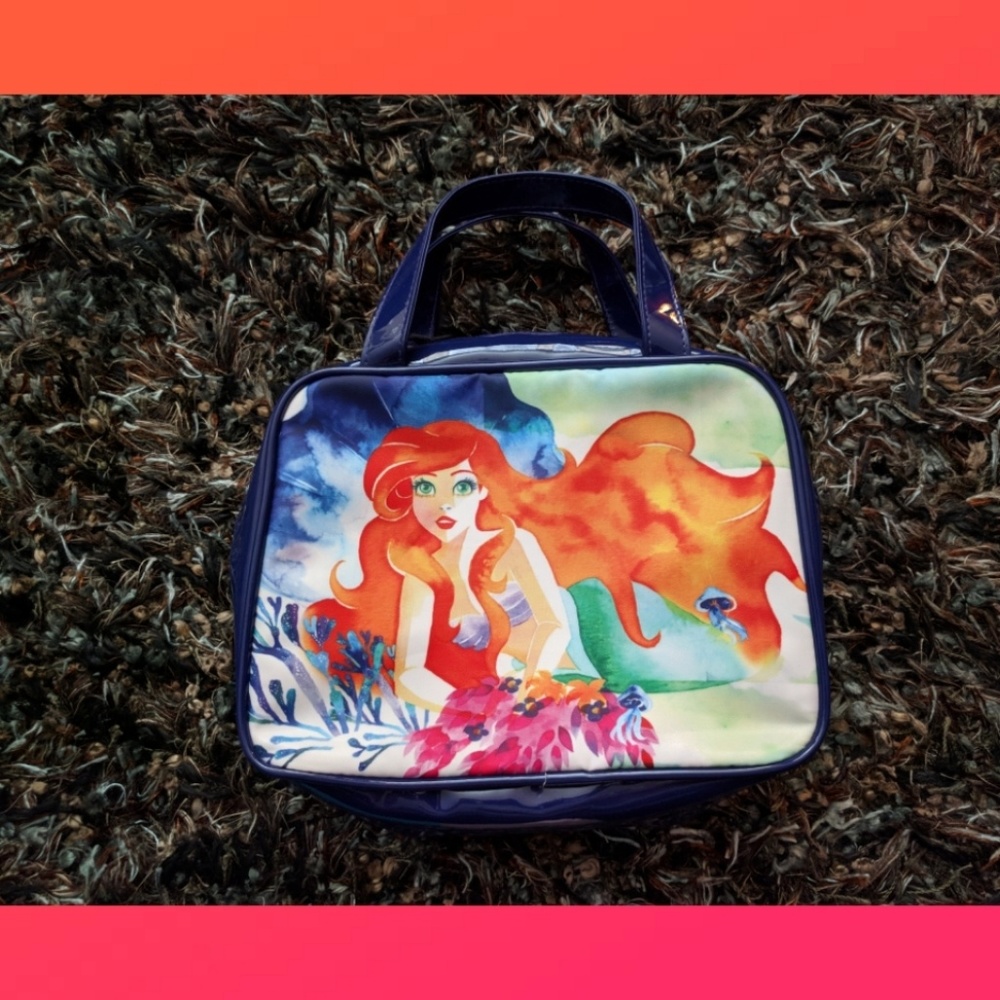 London Soho New York Ariel Costmetic Bag